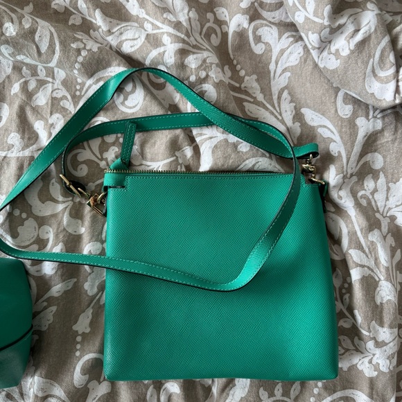 Green Bag with short handle and detachable strap - Picture 4 of 9